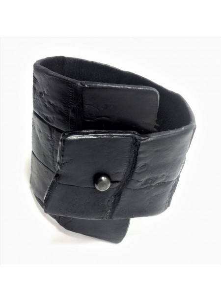 Crocodile leather bracelet in black 6.5-3cm - metal fastening